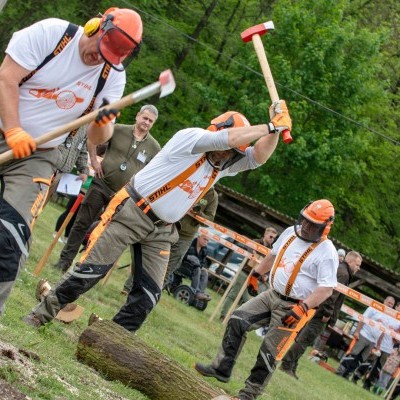 Elrajtolt a fakitermelő bajnokság - Videón a legizgalmasabb pillanatok