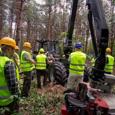 Új videó: bemutatkozik a magyar erdőkben az új Vimek gyérítési harvester