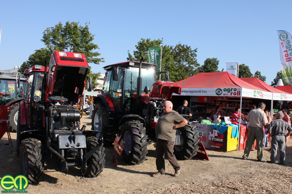 MTZ traktorok és játék- valamint pólóvásár az Agro-Roll Kft. standján