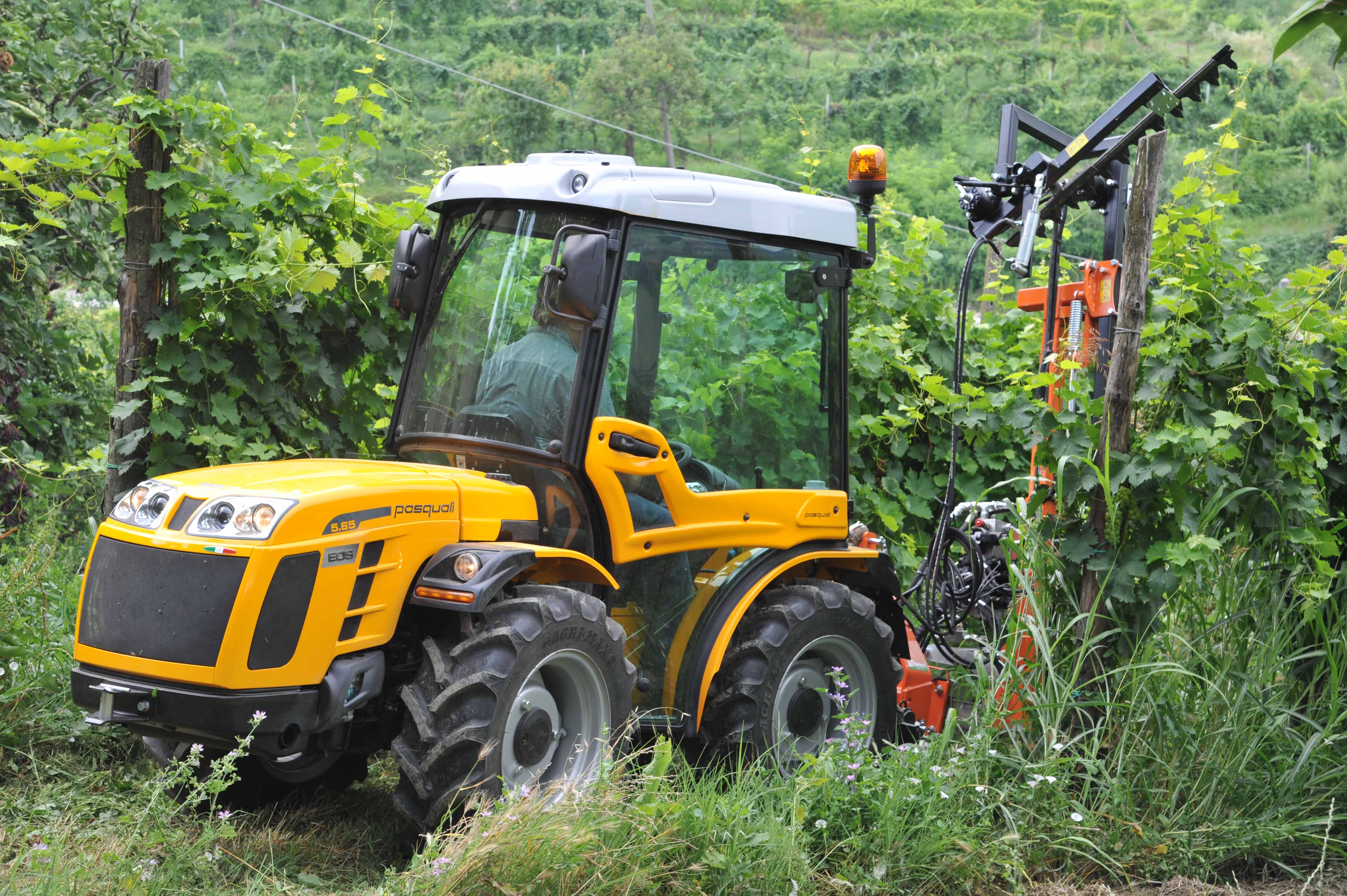 Bemutatkoznak az új PASQUALI EOS traktorok