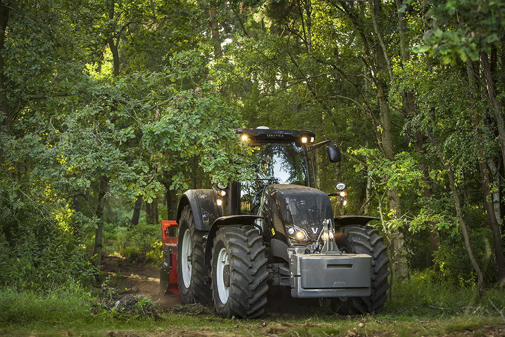 Agritechnica 2013 - Új Valtra traktorok erdőbe, mezőre (VIDEÓK)
