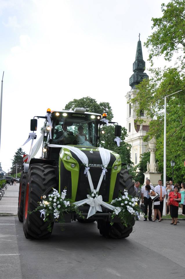 A CLAAS Xerion traktor és az esküvő