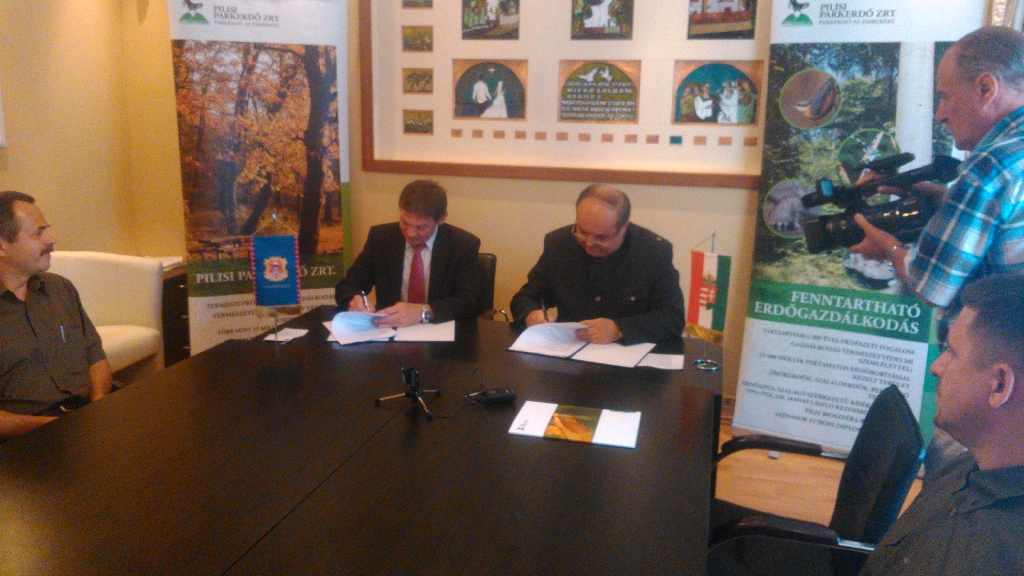 Erdőkezelési megállapodást írt alá Tahitótfalu és a Pilisi Parkerdő Zrt.