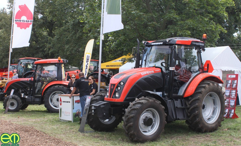 Ursus traktorok az Agro-Boma kiállítási területén