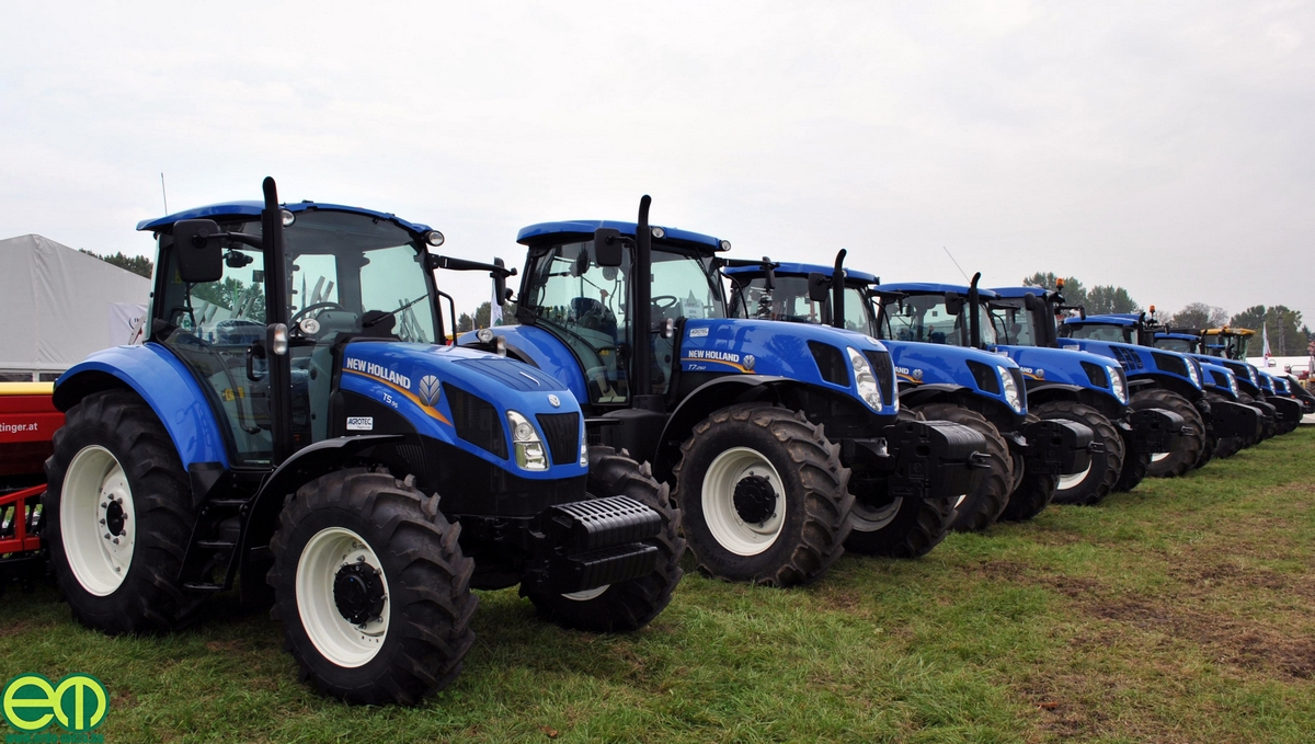 Traktorokkal, rönkszállító pótkocsival nyitott a Bábolnai Gazdanapok (KÉPEK)