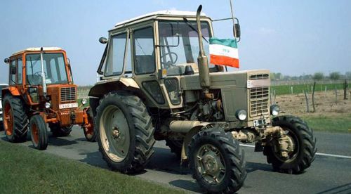 Súron is traktorokkal tüntettek az erdőkre is vonatkozó földadó ellen