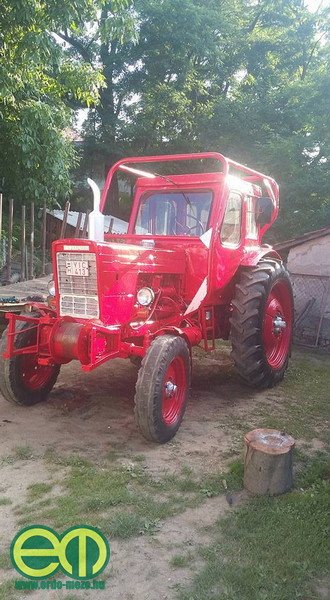 Tóth Miklós a nyáron újította fel erdészeti traktorát