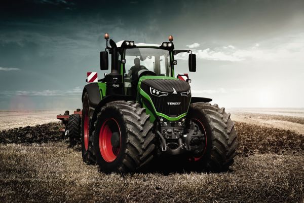 Fendt 1000 Vario, a német mestermű - Egy forradalmian új univerzális traktor