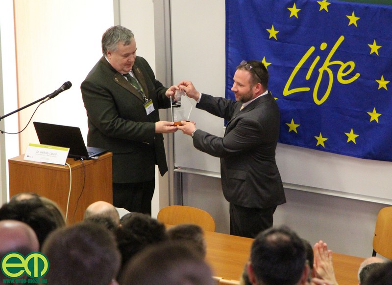 Gálhídy László megköszönte Dr. Bidló Lajosnak, hogy a Soproni Egyetem helyet adott a konferenciának