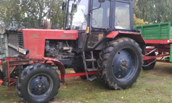 Belarus MTZ traktor a NAV árverésén