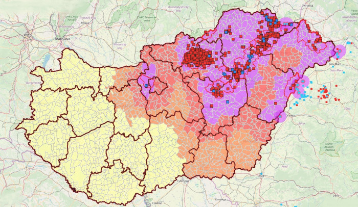 Aktuális kockázati és fertőzött területek Magyarországon Forrás: NÉBIH (2019. október 29.) (Rózsaszín: fertőzött terület - Piros: Magas kockázatú terület - Narancssárga: közepes kockázatú terület - Citromsárga: alacsony kockázatú terület)   (Jelölők: Piros: vaddisznó; Kék: vaddisznó legutóbbi esetek; Világoskék: külföldi házisertés)
