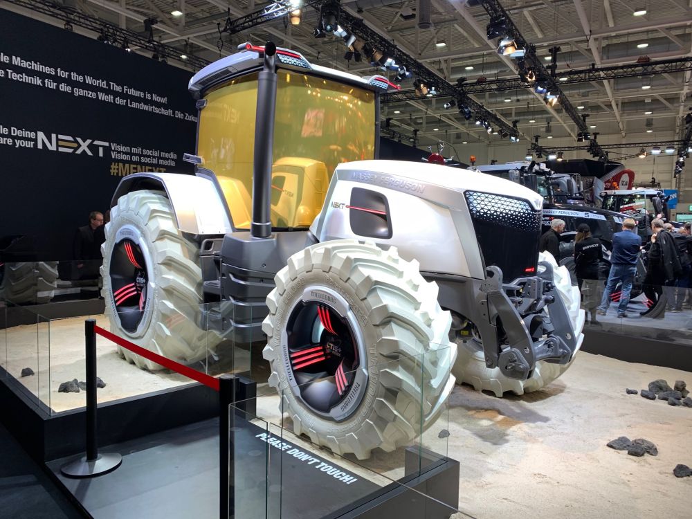 Különleges traktorral ünneplik a holdraszállást Hannoverben