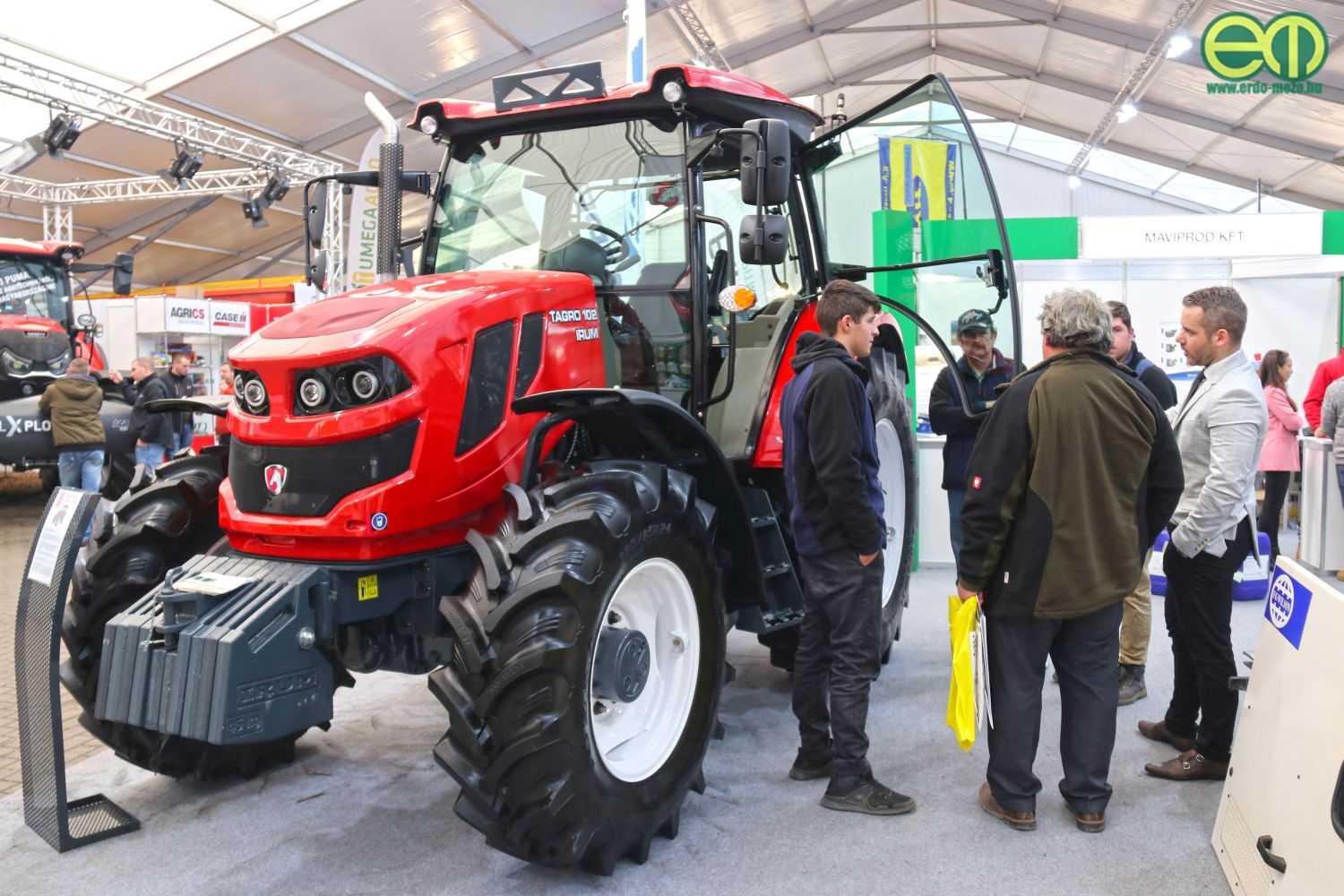 Új traktorral debütált az AGROmashEXPO-n a TAF vonszolók román gyártója