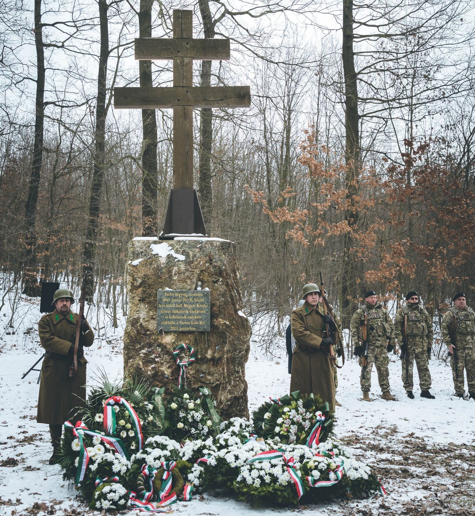 Erdészek emlékeztek a Vértesben harcoló katonáinkra