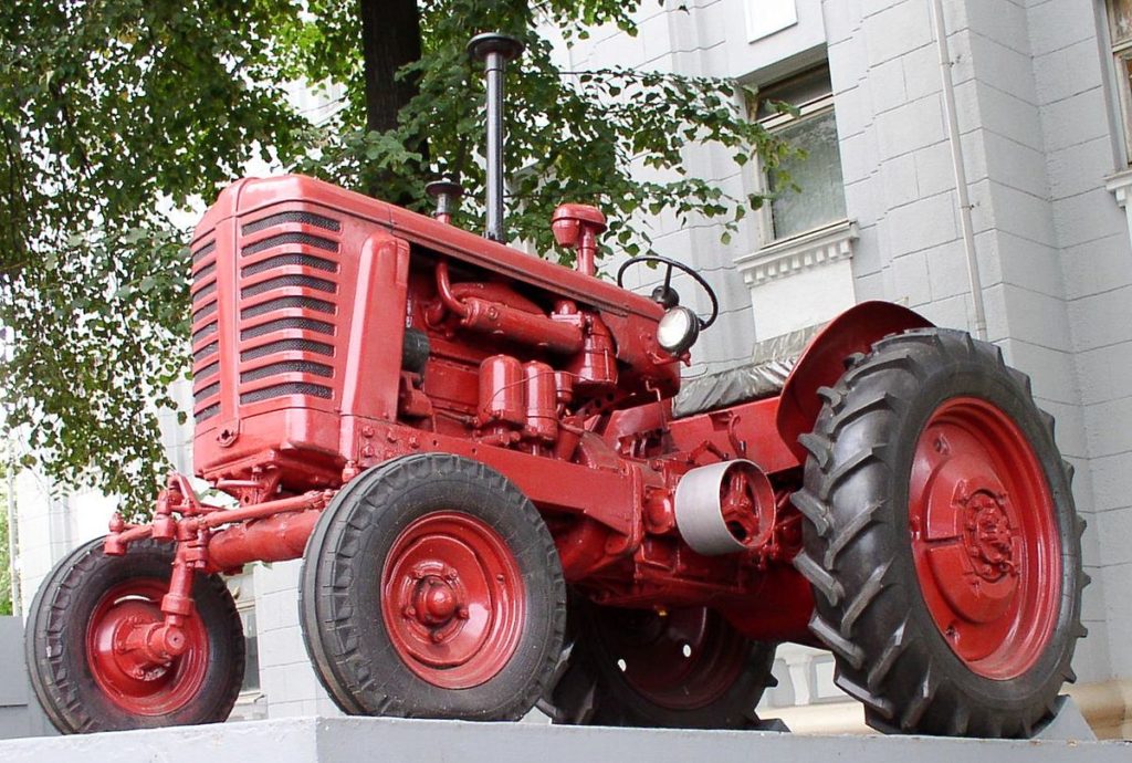 MTZ-2 traktor