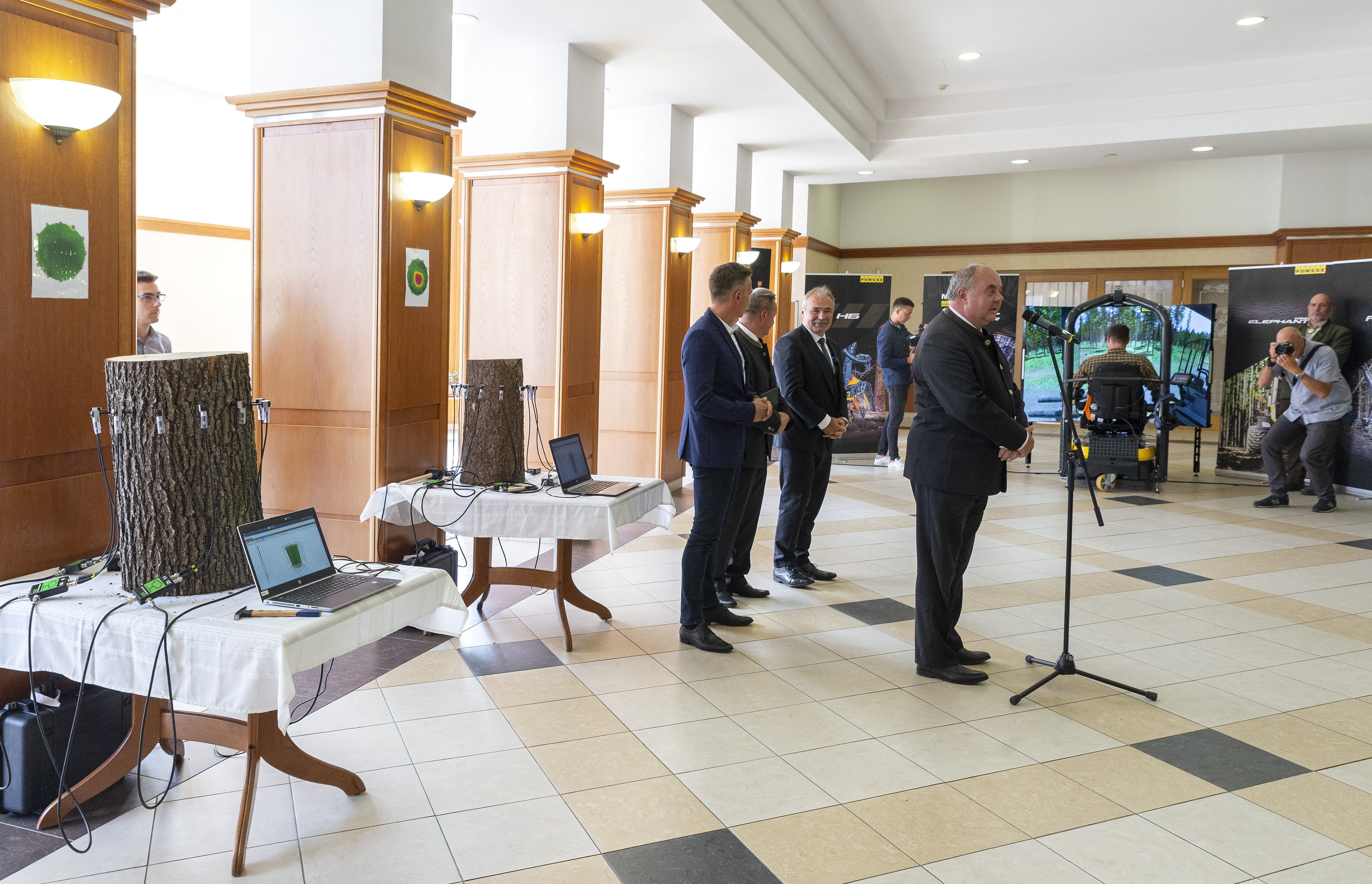 Erdészeti szimulátorokkal bővültek az intézmények - Tanévnyitó Sopronban