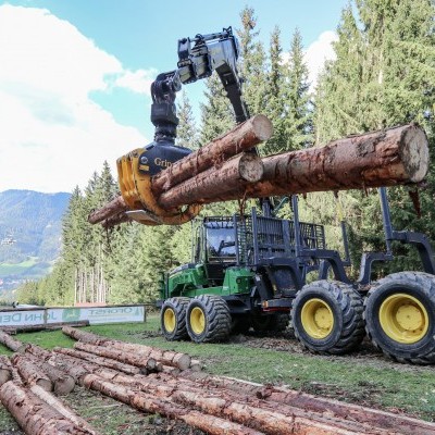 Videón a legújabb John Deere erdészeti gépek 