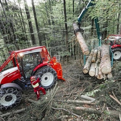 Erdészeti kivitelű traktor beszerzésére írt ki pályázatot a Zalaerdő