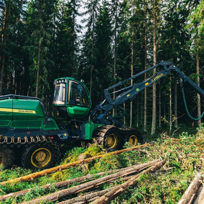 Bemutatkozik a magyar erdőkben az új H-szériás John Deere harvester 
