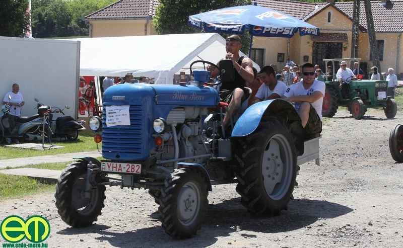 csafordi_veteran_traktor25