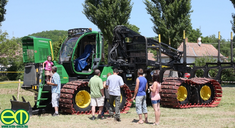 csafordi_veteran_traktor61